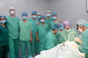 Đoàn chuyên gia Interplast phối hợp phẫu thuật nhân đạo tại Bệnh viện Trung ương Huế