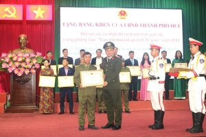 Khen thưởng nhiều tập thể, cá nhân xuất sắc trong phong trào Toàn dân bảo vệ an ninh Tổ quốc