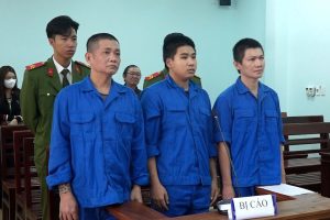 Rủ nhau cướp tài sản, cùng nhau vào tù