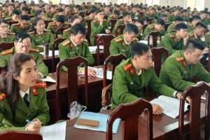 Tập huấn nghiệp vụ và phần mềm đăng ký, quản lý phương tiện giao thông